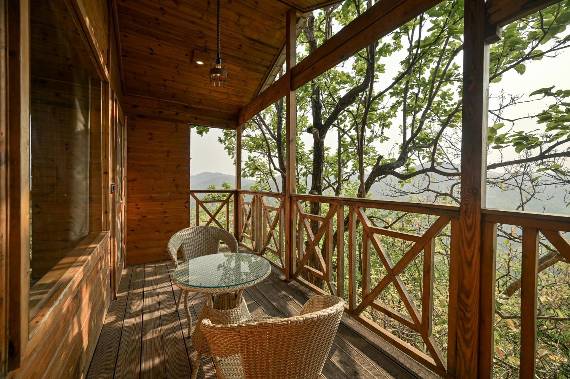 Aavaas Hill Resort Lansdowne Bagian luar foto